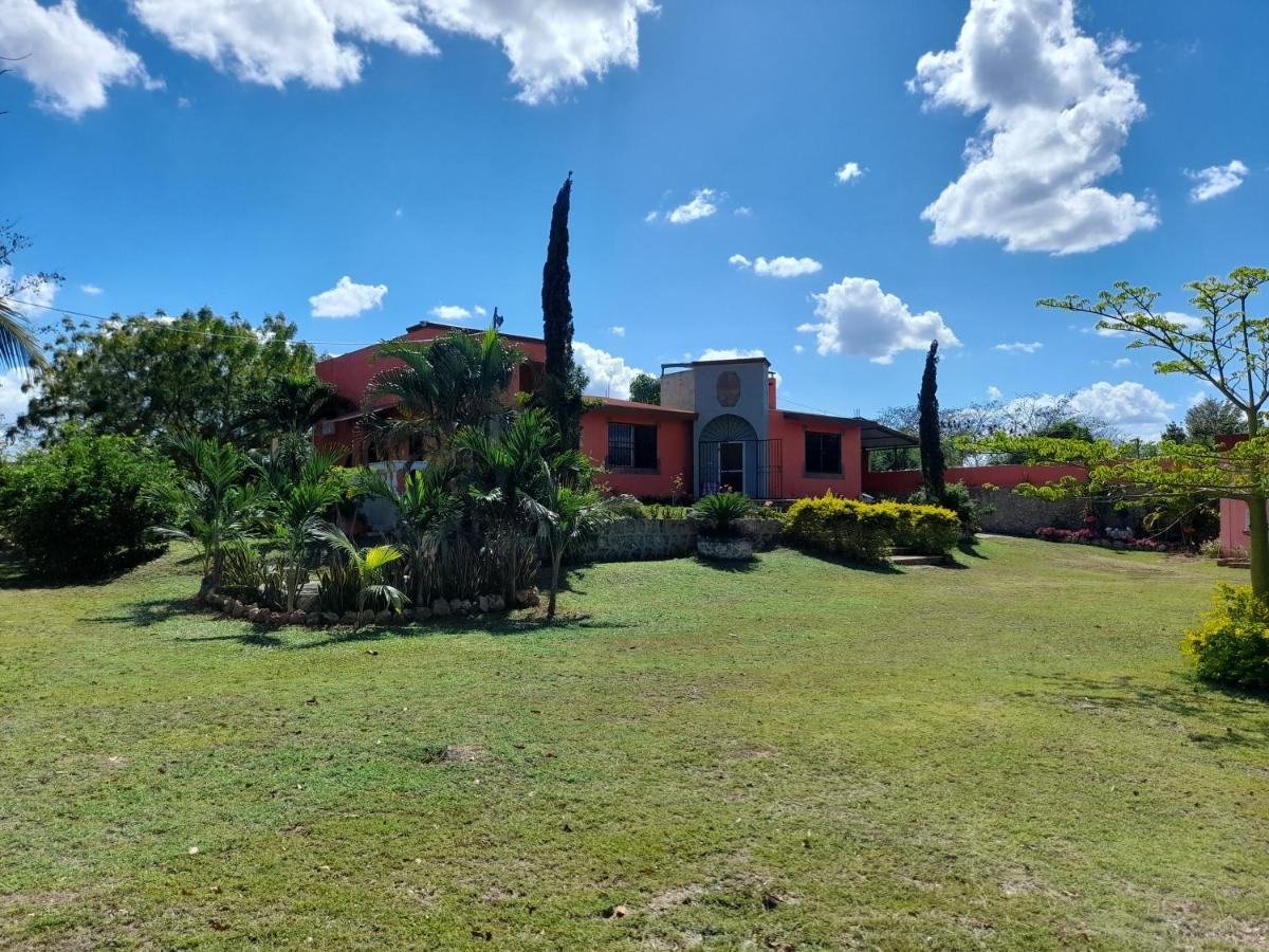 Villa Lirios バリャドリッド エクステリア 写真
